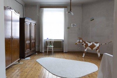 Altbauwohnung mit besonderer Atmosphäre – Künstlertraum