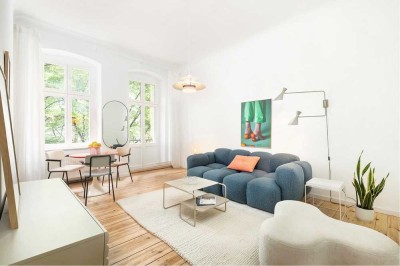 Friedrichshain, Travekiez: Helle und renovierte 2-Zimmer-Wohnung mit Süd-Balkon und Altbaudetails