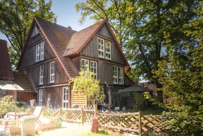 Mehrfamilienhaus plus Einfamilienhaus mit durchdachter Architektur