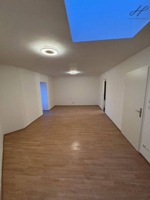 Eine Charmante ruhige ein Zimmer Wohnung sucht einen Anleger.
