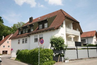 Sehr gemütliche 2 Zimmer Wohnung  plus  Dachstudio