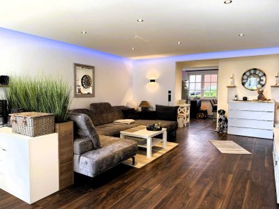 Exklusive Designwohnung mit 3-Zimmern und Loggia in zentraler Bestlage mit See- und Schlossblick.