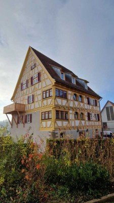 Mehrfamilienhaus mit 3 Parteien, Balkon und Autoabstellplätze Zentral Neudenau mit schöner Aussicht
