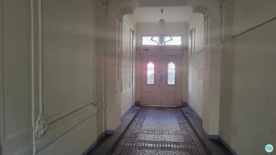Helle ein Zimmer Wohnung im Altbau