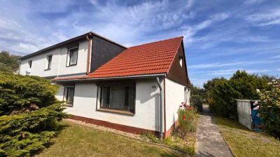 Bevorzugte Doppelhaushälfte mit großzügigem Grundstück am Fuße der Landeskrone