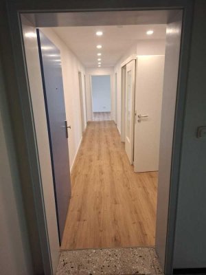 Provisionsfrei: Komplett sanierte familienfreundliche 4-Zi.-Wohnung in Unterhaching
