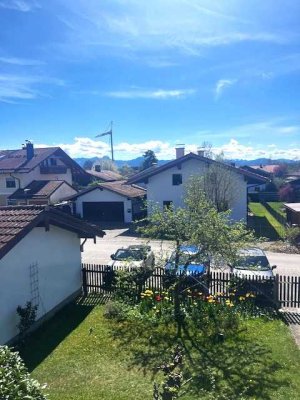 Großzügige 2 Zi-Wohnung mit Bergblick