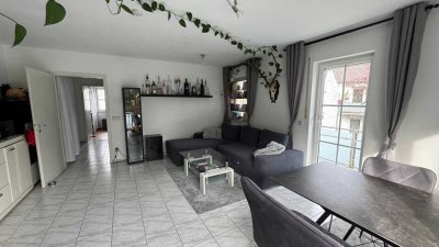 Helle, gepflegte 2-Zimmer-Wohnung mit Balkon in Gröbenzell