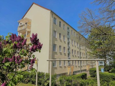 Erstbezug! Frisch renovierte Komfortwohnung mit Wohnküche in ruhiger Lage.