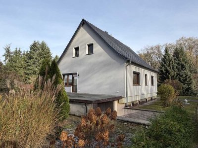 Ankommen & Wohlfühlen: stilvoll modernisiertes, familienfreundliches  Haus mit traumhaft gepflegten