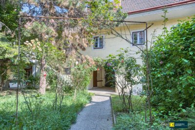 NEUER PREIS | Sanierte 2-Zimmer-Wohnung in geschichtsträchtigem Gebäude | Provisionsfrei