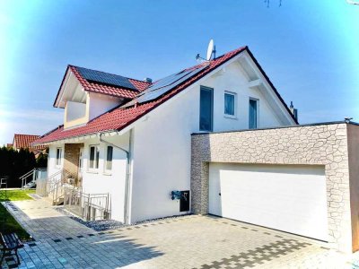 *Provisionsfrei und VHB bis 2026* 
Modernisiertes EFH mit Einliegerwohnung, PV-Anlage & Doppelgarage