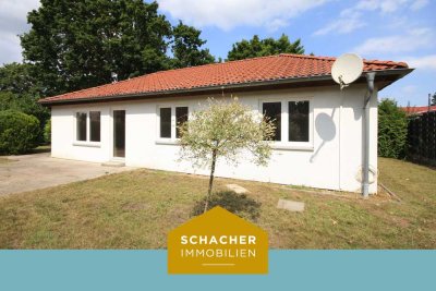 Leben auf einer Ebene – stilvoller Bungalow mit Doppelgarage und sonnigem Südwestgarten