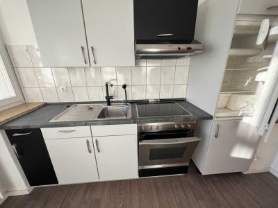 2-Zimmer Wohnung - Einbauküche - Erdgeschoss - Balkon - Aufzug - Dachboden/Keller