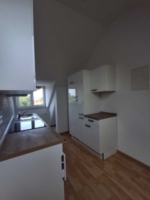 helle DG Wohnung - mit neuer EBK - WG geeignet - 720 € - 61 m² - 3.0 Zi.