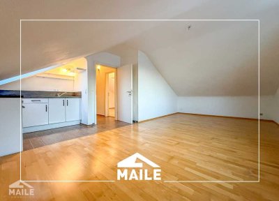 Schöne 2-Zimmer-Dachgeschosswohnung mit neuer EBK in ruhiger Lage