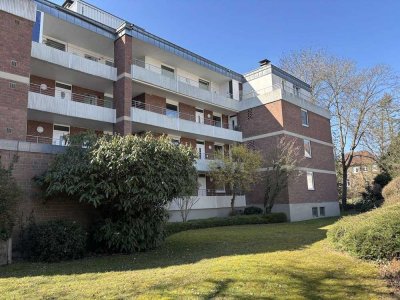 Schöne ruhige 3 Zimmerwohnung im Zentrum mit großer Terrasse ca. 45 qm -- Gesucht wird 1 Person !!