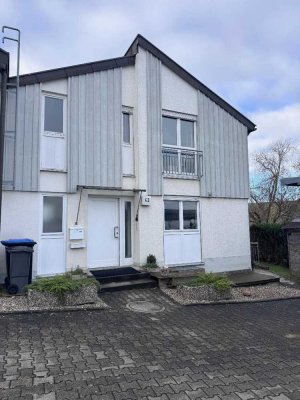 Doppelhaushälfte mit ausreichend Platz in toller Randlage.