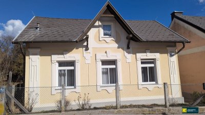 Sanierungsbedürftiges Einfamilienhaus in ruhiger Lage!!!