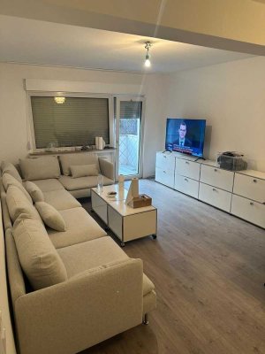 Renovierte 3 Zimmer Wohnung mit Balkon und Küche