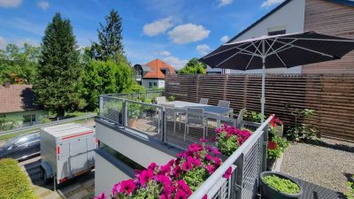 Ruhige Top-Lage nähe S-Bahnhof ***Großzügige Doppelhaushälfte mit Einliegerwohnung (2 Eingänge)***