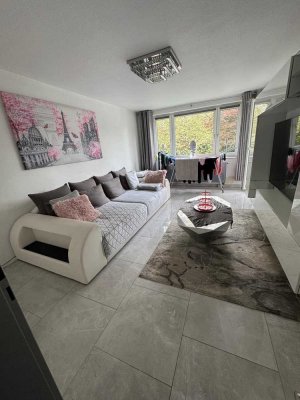 Helle & modernisierte 3-Zimmer-Wohnung mit Balkon in Köln-Bickendorf -provisionsfrei-