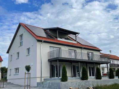 Geschmackvolle, neuwertige 3-Raum-EG-Wohnung mit geh. Innenausstattung mit Terrasse und EBK