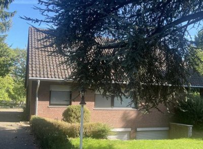Modernisiertes Einfamilienhaus in Rommerskirchen-Evinghoven mit großem Garten