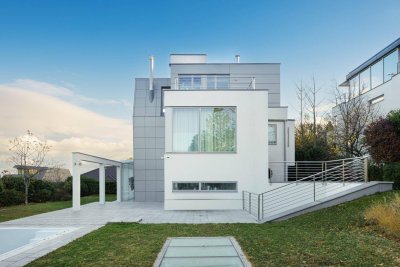 TOP ANGEBOT!!!Villa der Superlative in bester Lage in GIEßHÜBL | Traumhafter Panoramablick