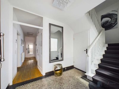 Einmalige Villa mit einem unübertrefflichen Ausblick auf die unendlichen Weiten des Rheintal!