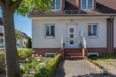 So ruhig und doch so nah bei Berlin. Vermietetes Reihenendhaus auf 3 Etagen, ohne Käuferprovision