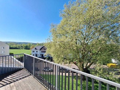 Helle 2 ZKB Wohnung mit Balkon