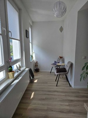 Seniorengerechte  3-Zimmer-Wohnung mit Loggia und Lenneblick in Altena