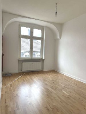 Schöne Altbau 2-Zimmer-Wohnung in zentraler Lage – wird frisch modernisiert!