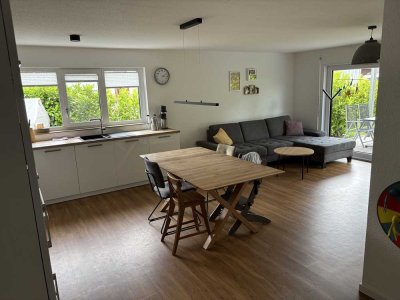 Familienfreundliche, helle 4-Zimmer-EG-Wohnung mit Einbauküche und eigenem Garten