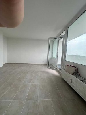 TOP sanierte 2,5 Zimmer Wohnung mit Balkon