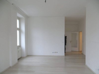 Befristet vermietete 2-Zimmer-Wohnung im sanierten Altbau.