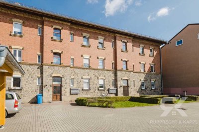 Einziehen oder weiter vermieten: Renovierte 2-Zimmer-Wohnung + Carport in zentraler Lage Weiden´s