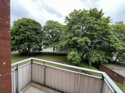 Sanierte Single-Wohnung mit Balkon