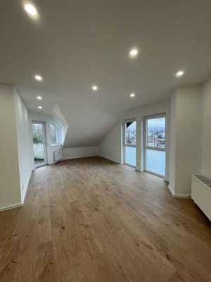 Renovierte 3-Zimmer-Dachgeschosswohnung mit Balkon
