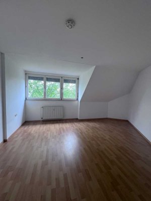 großzügige 2 Zimmer Wohnung mit Terrasse in Weilimdorf zu vermieten