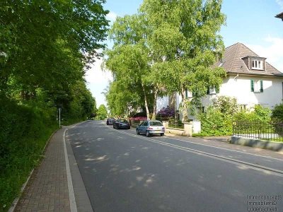 Gepflegte Altbauwohnung in sehr guter Wohnlage mit Einbauküche
