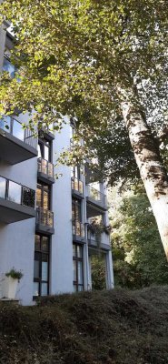 3,5-Zimmer Wohnung mit Balkon und Garage am Kurpark in Bad Homburg