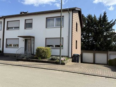 Zweifamilienhaus mit Garten und Doppelgarage in 66280 Sulzbach/OT