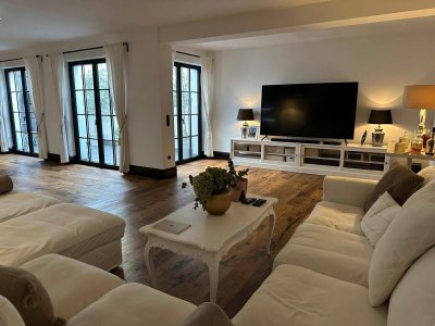 EINZIGARTIGE EXKLUSIVE WOHNUNG AUF 3 ETAGEN MIT BIS ZU 7 SCHLAFRÄUMEN