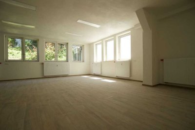 Gewerbe oder Wohnen: Souterrain-Einheit in bester Lage von Müllheim