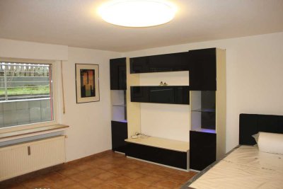 Schöne, geräumige ein Zimmer Wohnung in Rheinisch-Bergischer Kreis, Bergisch Gladbach