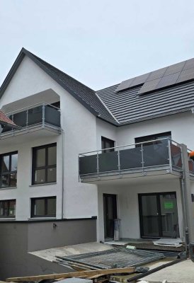 Geschmackvolle 4,5-Raum-Erdgeschoss-Wohnung mit geh. Innenausstattung mit Terrasse und EBK