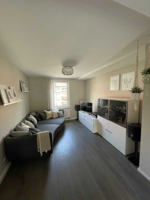 Hochwertig und voll möblierte, stilvolle 2-Zimmer-Wohnung mit Süd-Balkon in Nürnberg St. Jobst