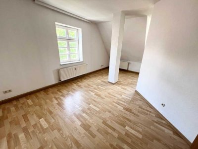 2-Raum-Wohnung mit Tageslichtbad und ebenerdiger Dusche, Einbauküche und Laminat...!!!
